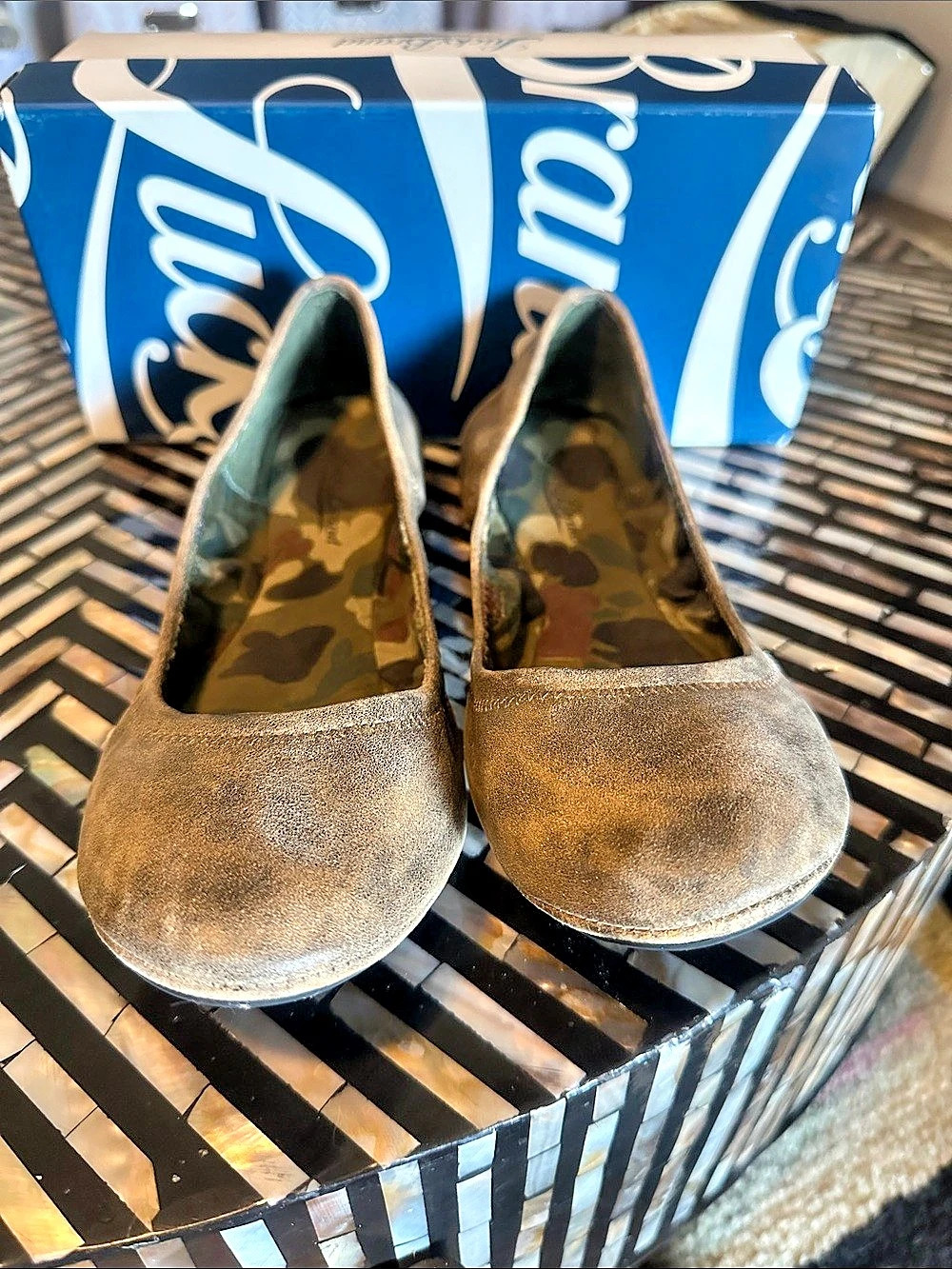 Lucky Brand LK-EIS Flats US 8.5M